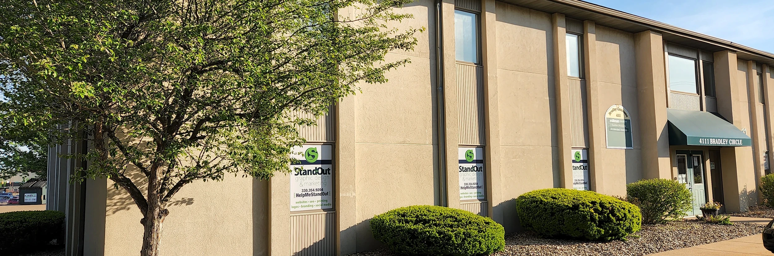 StandOut Design &amp; Marketing logo