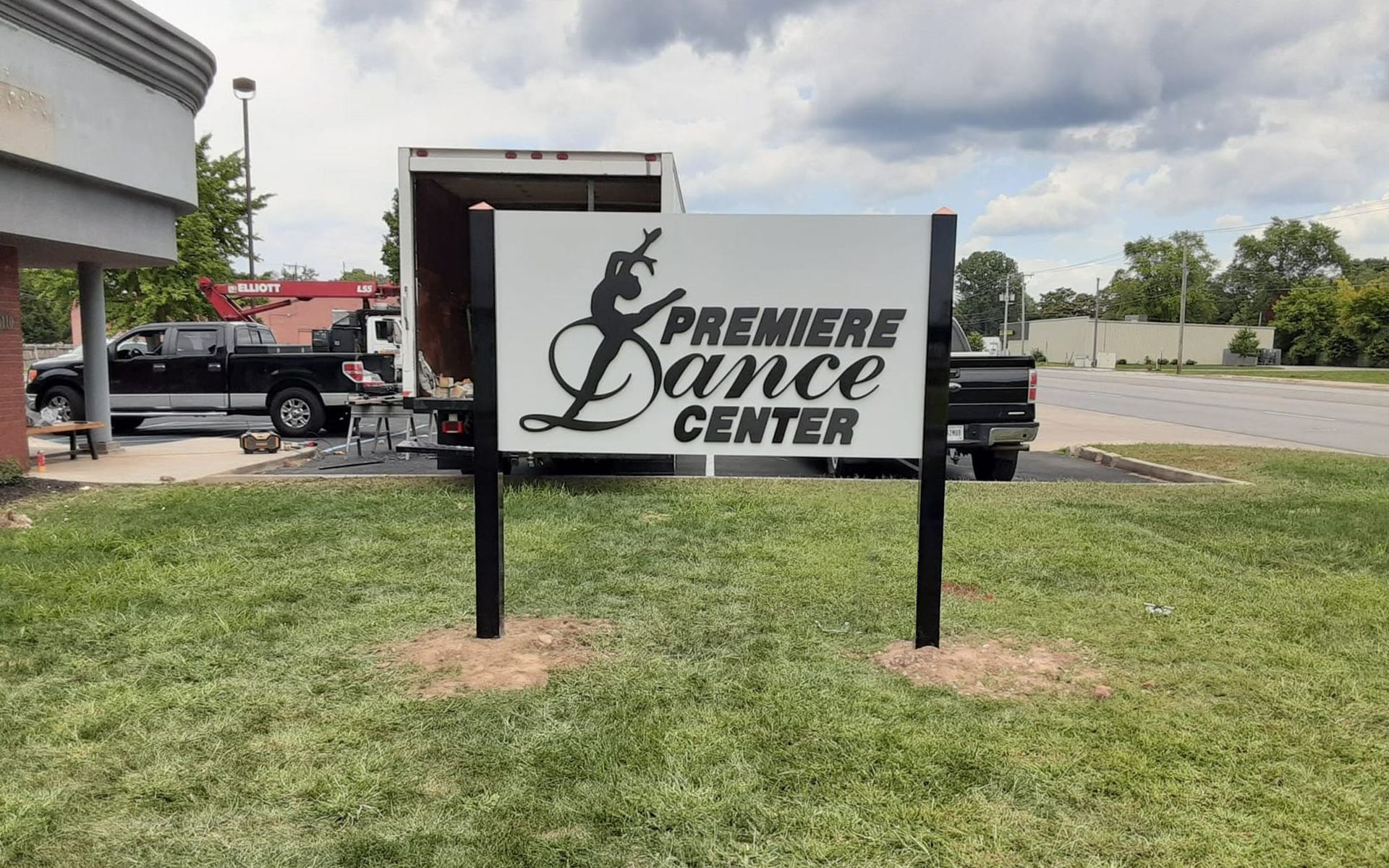 Advanced Signs &amp; Graphics logo