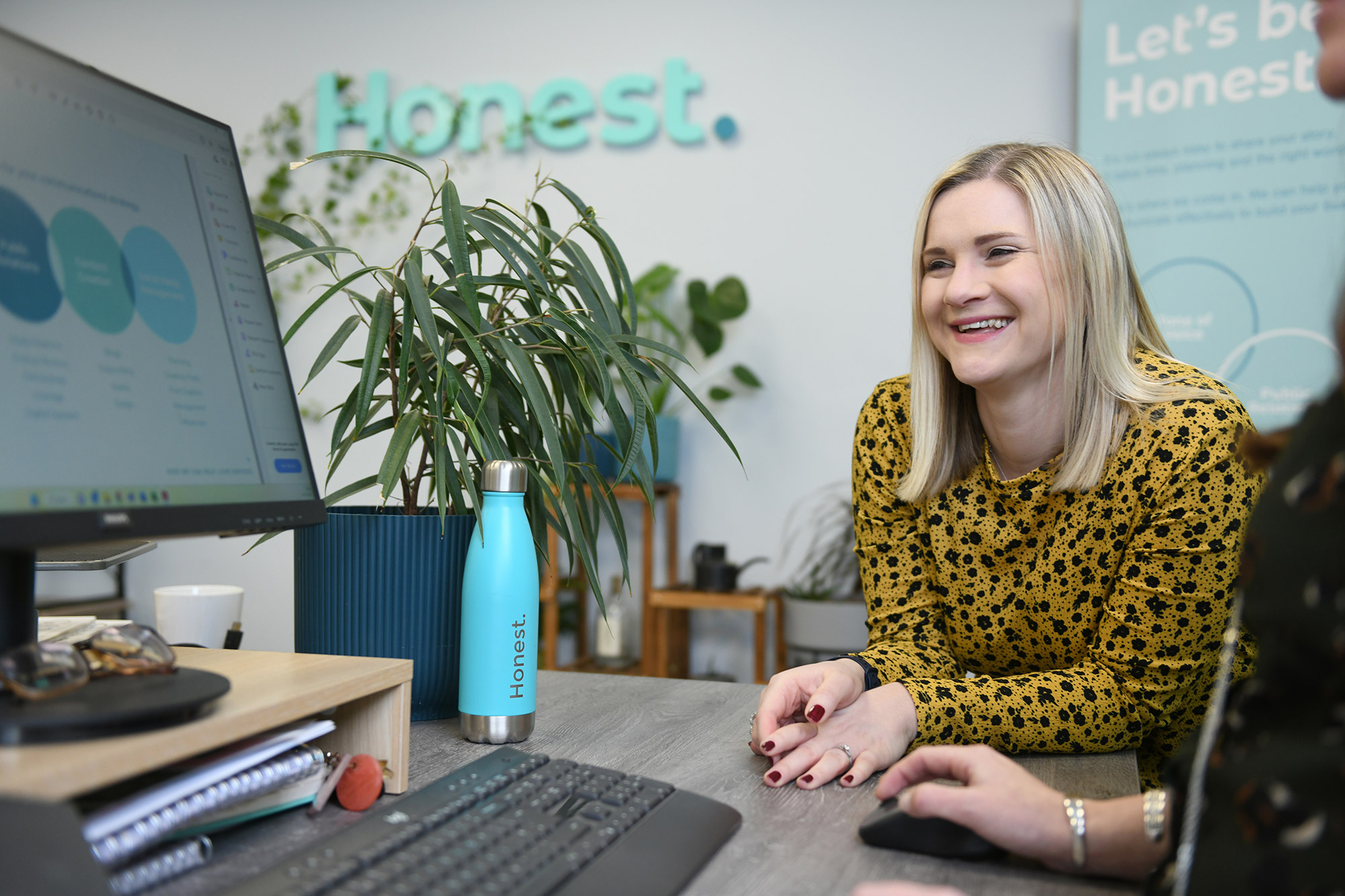 Honest Communications logo